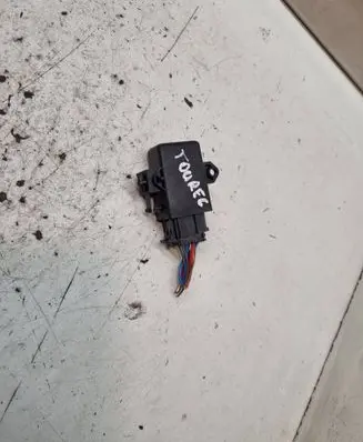 Volkswagen Touareg I Seat heating relay 1K0959772