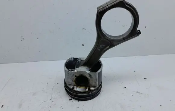 Subaru XV I Piston with connecting rod 