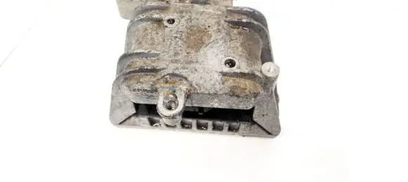 Volkswagen Touran I Engine mount bracket 1K0199262