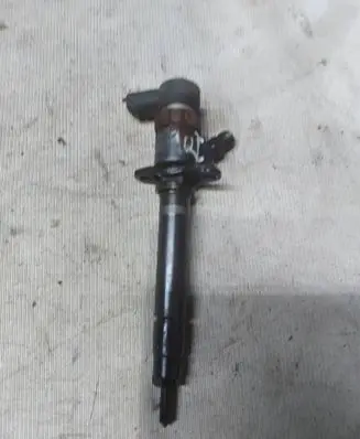 Volvo XC90 Fuel injector 8658352