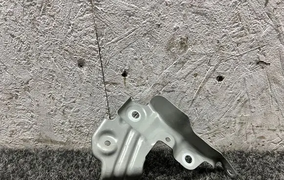 BMW 2 F44 Fender mounting bracket 7450388 745038806