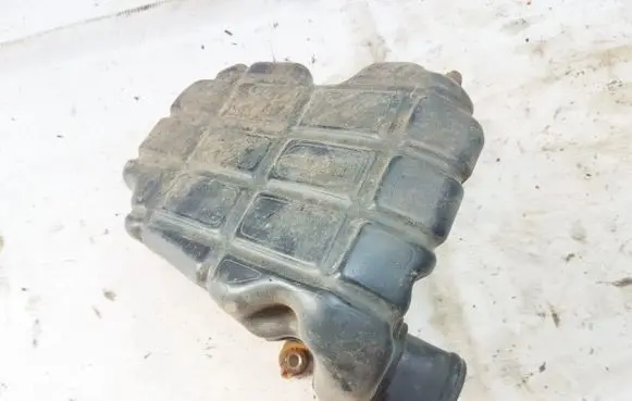 Intake resonator