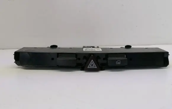Opel Astra H Hazard light switch 13100105 03758075