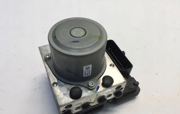 Nissan Leaf II (ZE1) ABS Pump 476605SH5C
