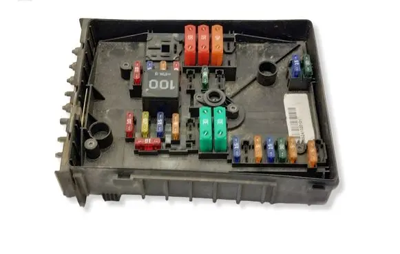 Volkswagen Golf V Fuse module 1K0937125A