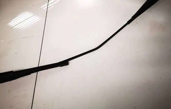 Opel Corsa E Front wiper blade arm 13284134
