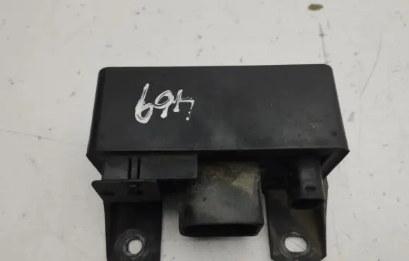 Mercedes-Benz C W203 Glow plug pre-heat relay