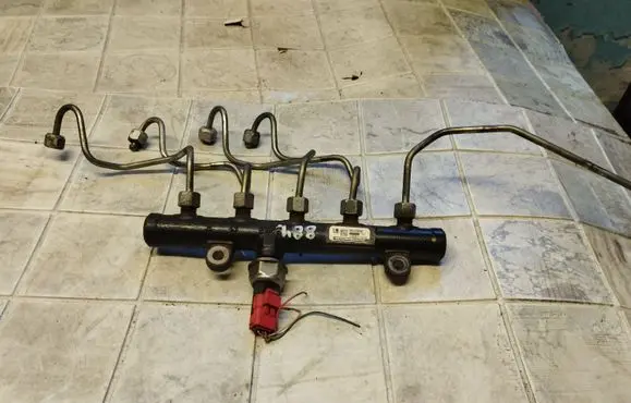Citroen C5 Fuel main line pipe 9654726280