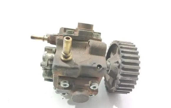 Ford Focus C-MAX Fuel injection high pressure pump 0445010102 9656300380