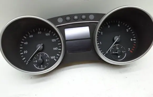 Mercedes-Benz GL X164 Speedometer (instrument cluster) A1645408847 A2C53240808