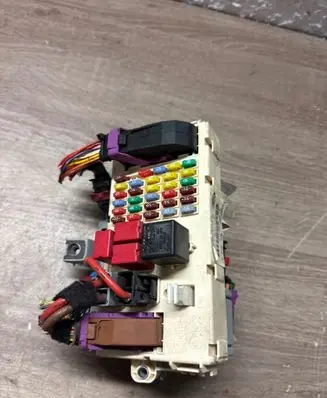 Alfa Romeo 159 Fuse module NPL93991 501210970000 50507093