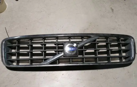 Volvo XC90 Front bumper upper radiator grill 30695512 30678980