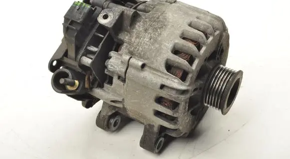 Peugeot 308 Generator/alternator 9675753680