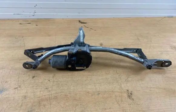 BMW 6 F06 Gran coupe Front wiper linkage and motor 7306276 7308776