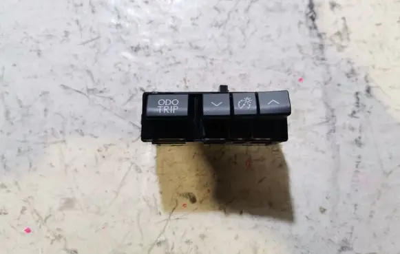 Other switches/knobs/shifts