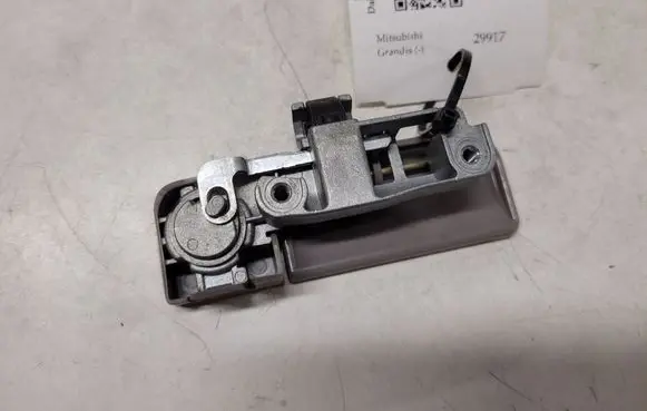 Mitsubishi Grandis Glove box lock