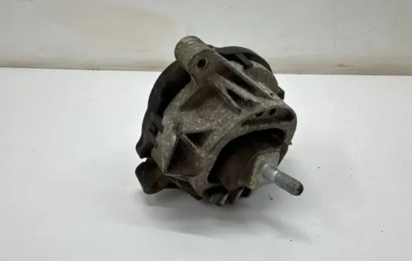 BMW 3 F30 F35 F31 Engine mount bracket 6787658