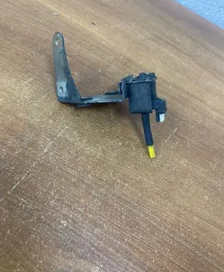 Mercedes-Benz E W124 Electromagnetic valve 0015407097 E245
