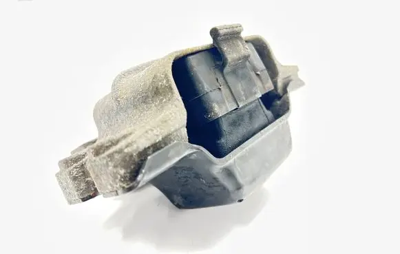 Volkswagen Caddy Engine mount bracket 1k0199555