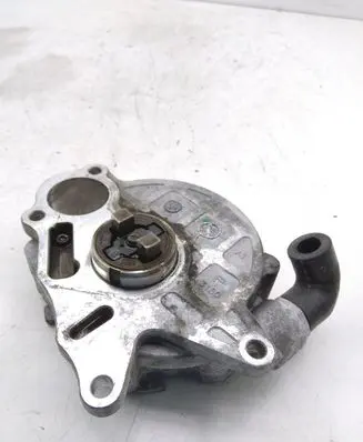 Audi A4 S4 B8 8K Vacuum pump 03L145100