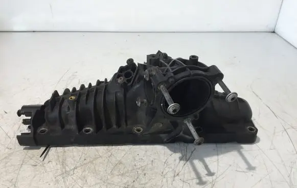 Volkswagen Transporter - Caravelle T5 Intake manifold 04L129709E