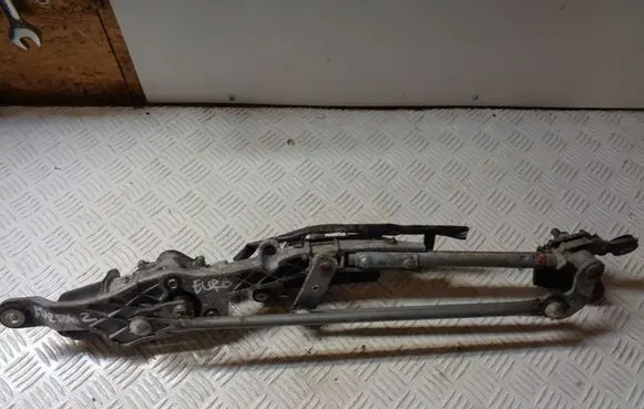 Mazda 2 Front wiper linkage and motor DF717820B093