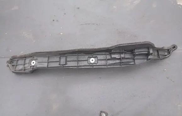 Toyota Prius (XW50) Fender end trim 5382847070