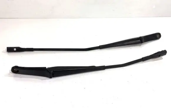 Front wiper blade arm