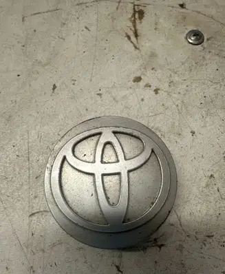 Toyota Auris 150 Original wheel cap 42603YY030 PZ405E06761