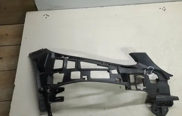 Mercedes-Benz C W205 Front bumper mounting bracket A2058853265