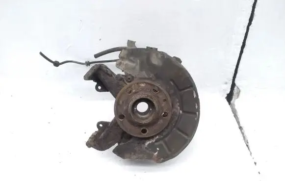 Skoda Fabia Mk2 (5J) Front wheel hub spindle knuckle
