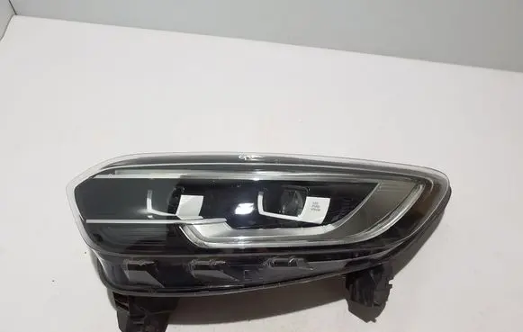 Renault Kadjar Headlight/headlamp 260608385R