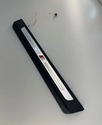 Audi Q7 4M Front sill trim cover 00410931 4M8947406A
