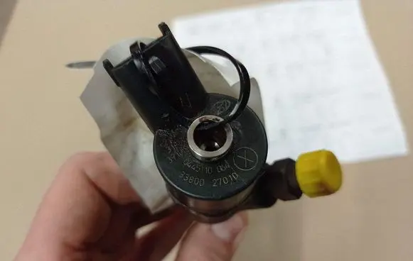 Hyundai Tucson JM Fuel injector 3380027010 0445110064