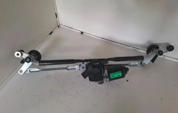 KIA Soul Front wiper linkage and motor 98100B2000 035248351