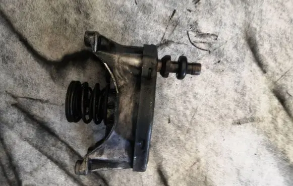 BMW 5 E34 Vacuum pump 1285932