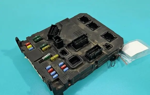 Peugeot 407 Central body control module 9655221180 IMPRK1573553