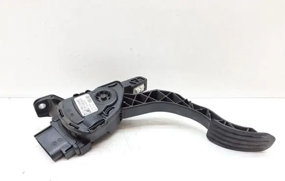 Volvo V70 Accelerator throttle pedal 6G929F836BD