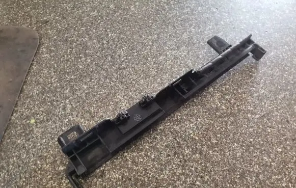 Mercedes-Benz C W204 Side radiator support slam panel 0477902903