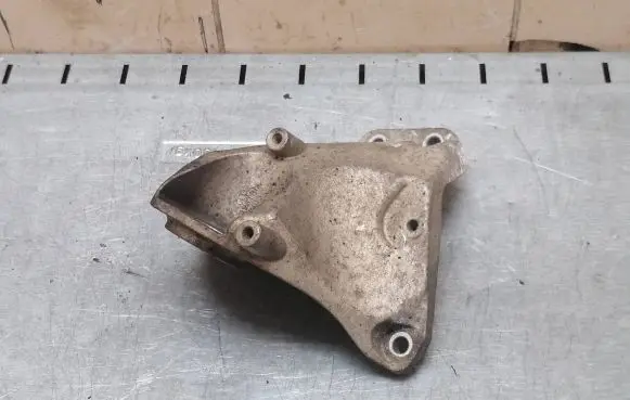 Audi A4 S4 B7 8E 8H Gearbox mounting bracket 8E0399113L