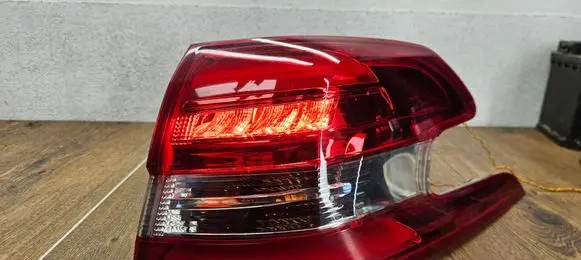 Peugeot 308 Rear/tail lights 9678093880 L90019409