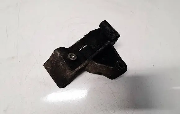 KIA Rio Engine mounting bracket