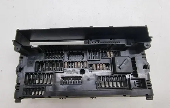 BMW 5 F10 F11 Fuse module 9252815 925281503