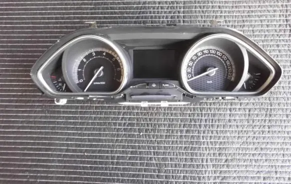 Peugeot 208 Speedometer (instrument cluster)