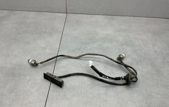Nissan Pulsar Tailgate opening switch 