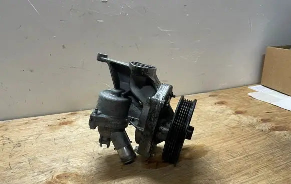 Chevrolet Camaro Water pump 12663910 16270104102
