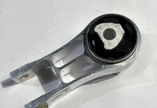 Chrysler Pacifica Engine mount bracket 68485537AA