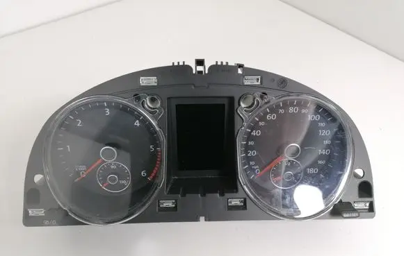 Volkswagen PASSAT CC Speedometer (instrument cluster) 3C8920971A