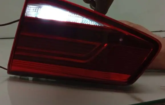 Tailgate rear/tail lights