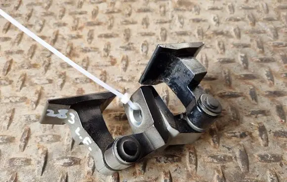 BMW 4 F36 Gran coupe Front door hinge set 7246065 7246067